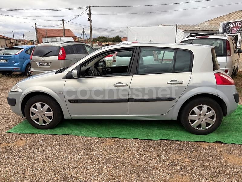 Usado Renault Mégane II Expression 80 CV (58 kW) 2003 Gris / plata Berlina