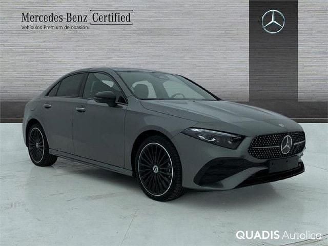 Usado Mercedes A250 AMG line 218 CV (160 kW) 2024 Gris montaña