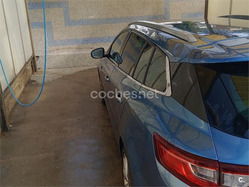 Usado Renault Mégane IV 130 CV (95 kW) 2017 Azul Berlina