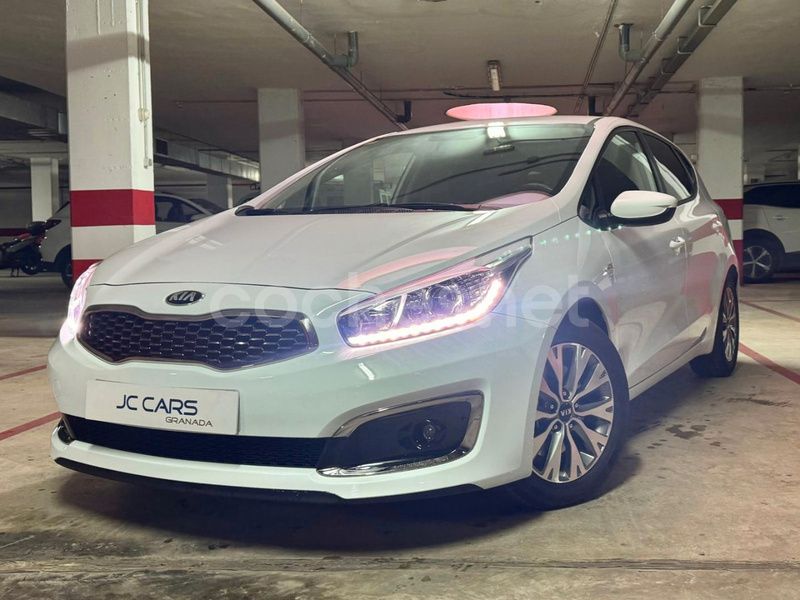 Blanco Usado 2018 Kia Ceed Berlina | 11.500 € (Precio justo) - Imagen 1/4
