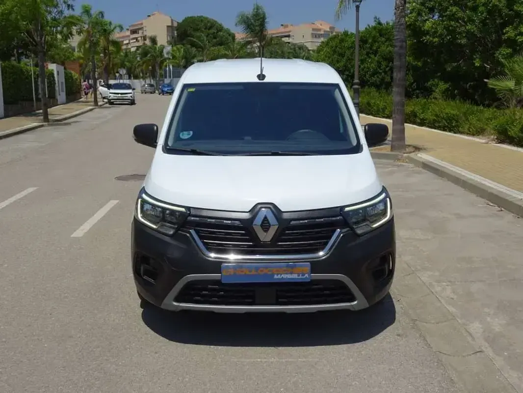 Usado Renault Kangoo 95 CV (69 kW) 2022 Blanco Monovolumen