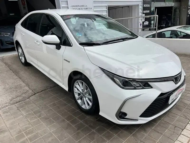 Usado Toyota Corolla Active 122 CV (89 kW) 2022 Blanco Berlina