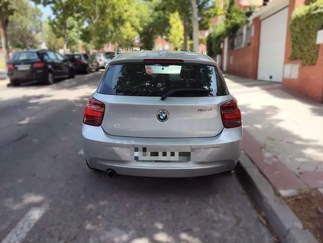 Usado BMW 116 116 CV (85 kW) 2014 Gris Utilitario