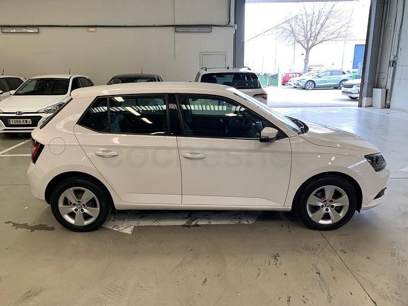 Usado Skoda Fabia 75 CV (55 kW) 2018 Blanco Berlina