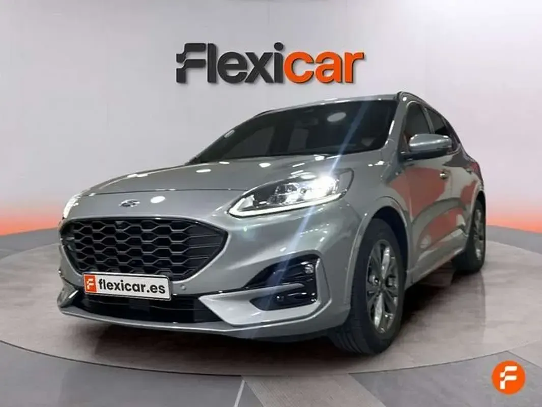 Usado Ford Kuga ST-Line 150 CV (110 kW) 2022 Gris SUV