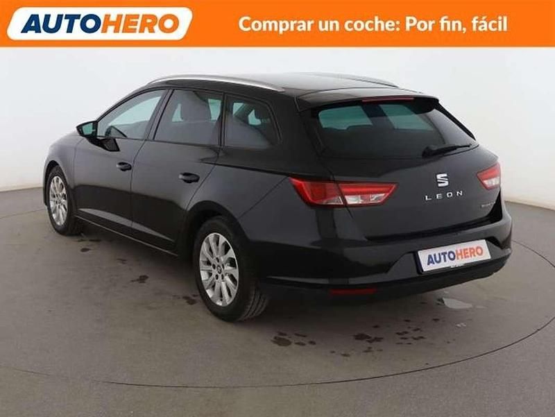 Usado Seat Leon Style 105 CV (77 kW) 2015 Negro Utilitario