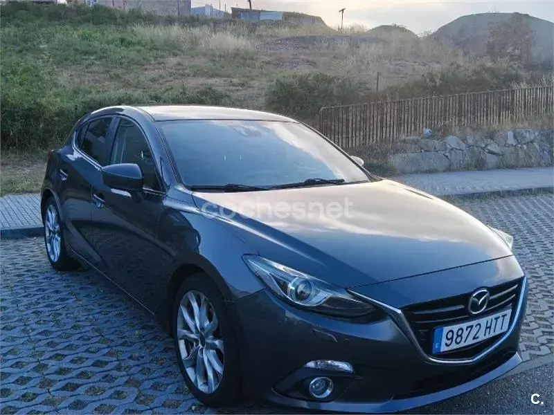 Usado Mazda 3 Luxury 150 CV (110 kW) 2013 Gris / plata Berlina
