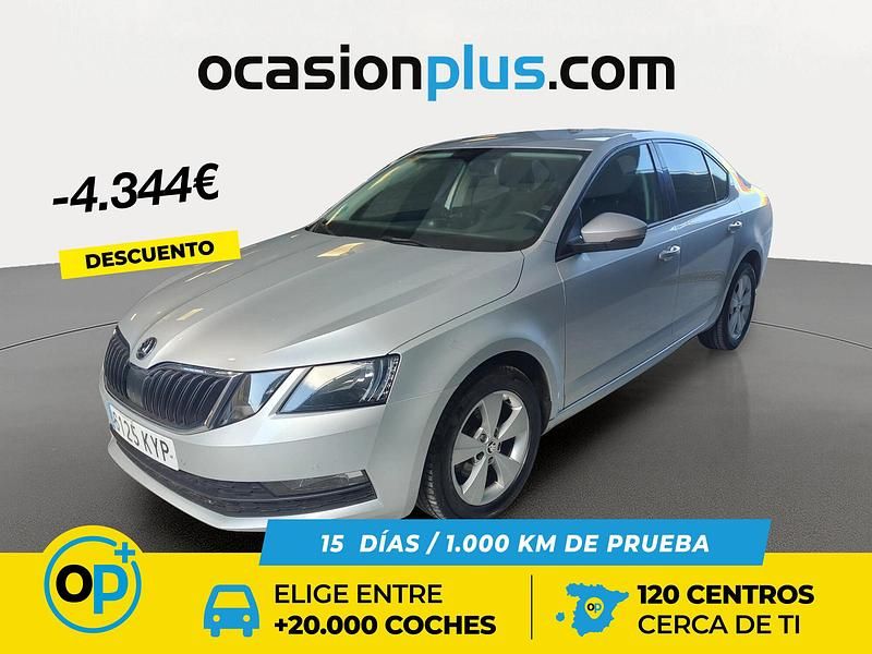 Usado Skoda Octavia 115 CV (84 kW) 2019 Gris Berlina