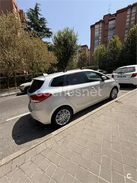 Usado Kia Carens 135 CV (99 kW) 2018 Gris / plata Monovolumen