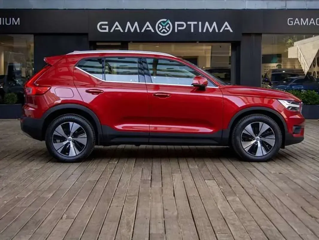 Usado Volvo XC40 Inscription 262 CV (192 kW) 2021 Rojo SUV