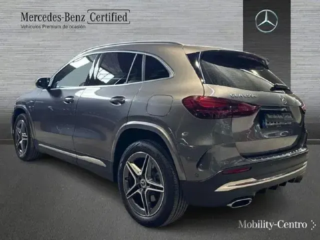 Usado Mercedes GLA250 218 CV (160 kW) 2026 Gris montaña SUV