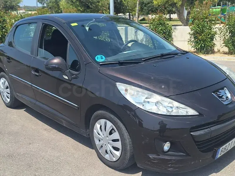Usado Peugeot 207 75 CV (55 kW) 2011 Marrón Berlina