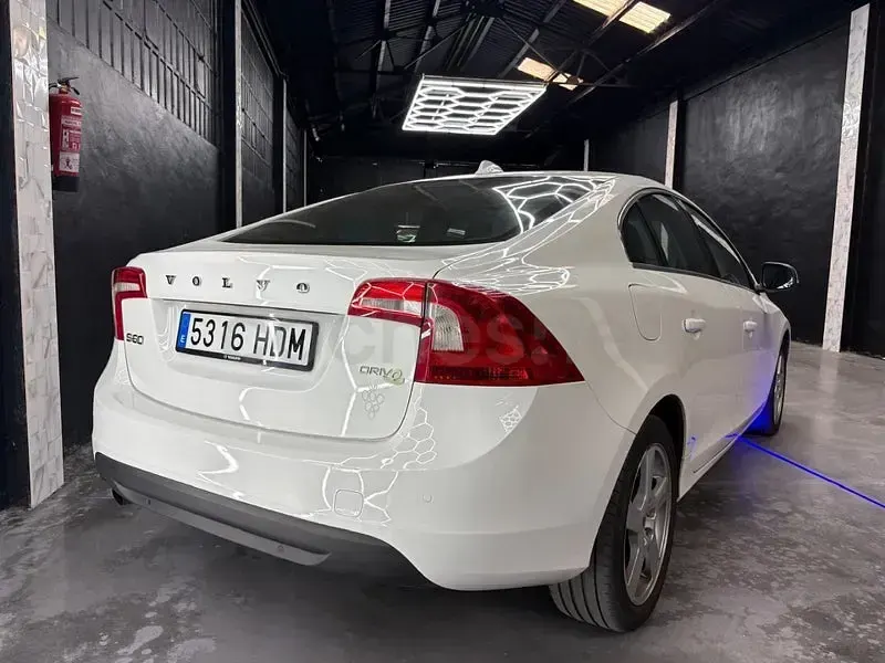 Usado Volvo S60 Summum 115 CV (84 kW) 2012 Blanco Berlina