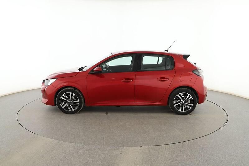Usado Peugeot 208 Allure 101 CV (74 kW) 2020 Rojo Utilitario