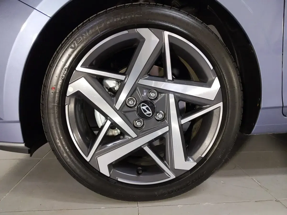Nuevo Hyundai i20 Blackline 90 CV (66 kW) 2026 Utilitario