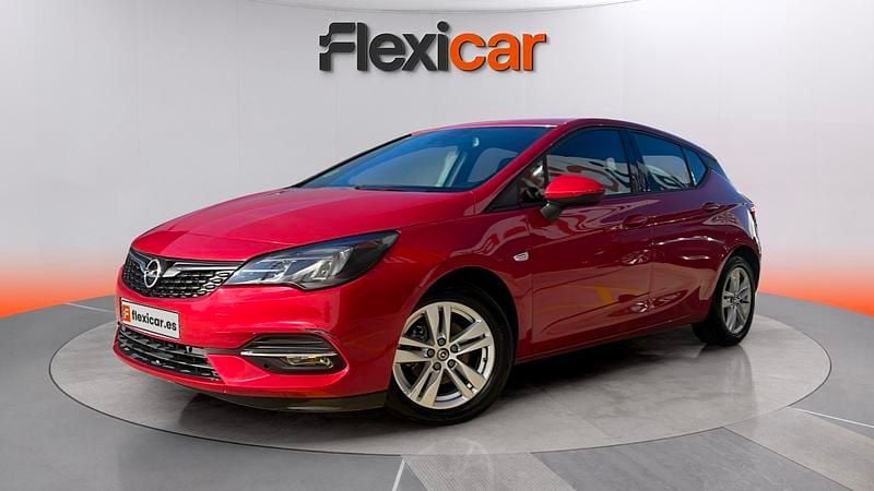 Usado Opel Astra Business Elegance 131 CV (96 kW) 2020 Rojo Familiar