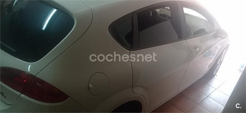 Usado Seat Leon FR 170 CV (125 kW) 2008 Blanco Berlina
