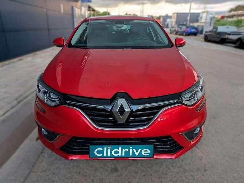 Usado Renault Mégane IV 132 CV (97 kW) 2017 Rojo Utilitario