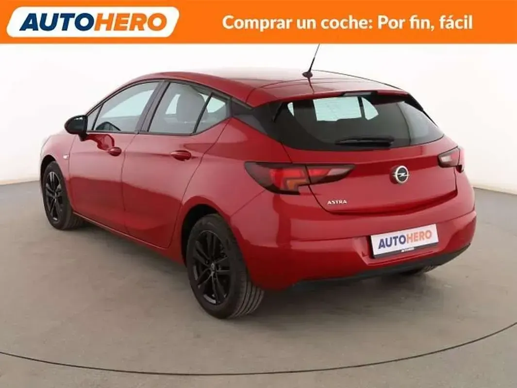 Usado Opel Astra GS Line 131 CV (96 kW) 2020 Rojo Berlina
