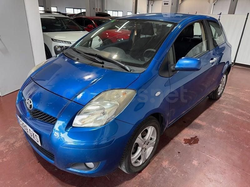 Usado Toyota Yaris Connect Style 101 CV (74 kW) 2010 Azul Utilitario