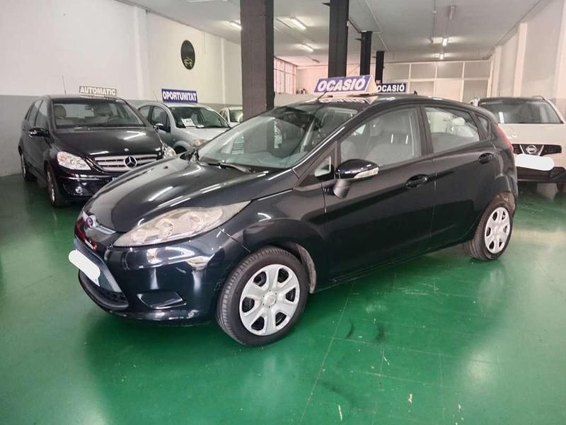 Negro Usado 2011 Ford Fiesta Trend Utilitario | 5750 € (Precio justo) - Imagen 1/4