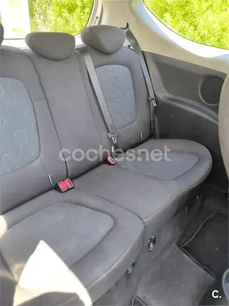 Usado Hyundai i20 Classic 78 CV (57 kW) 2011 Gris / plata Utilitario