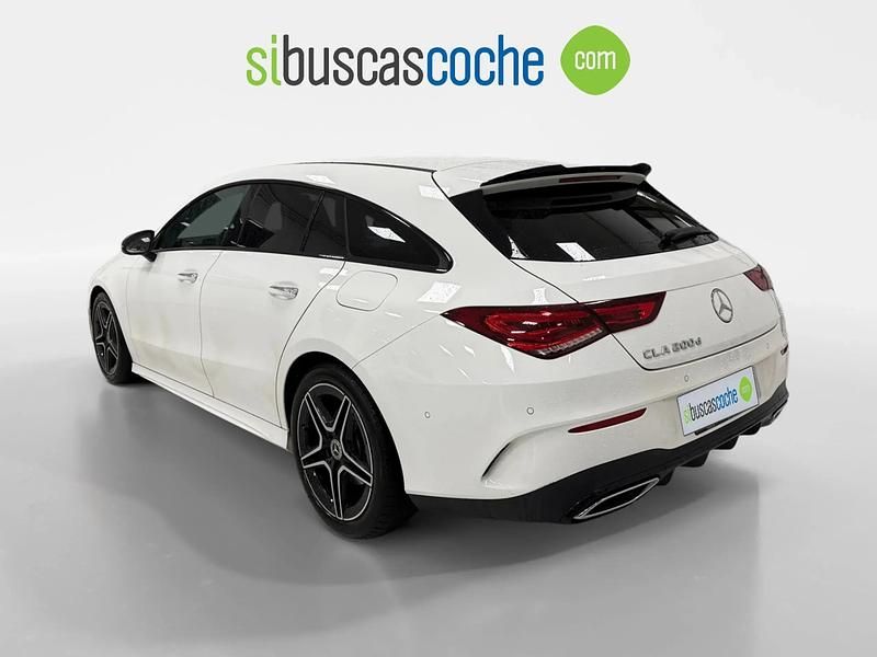 Usado Mercedes CLA200 Shooting Brake 150 CV (110 kW) 2023 Blanco Familiar