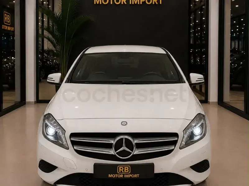 Usado Mercedes A200 Urban 136 CV (100 kW) 2013 Blanco Utilitario