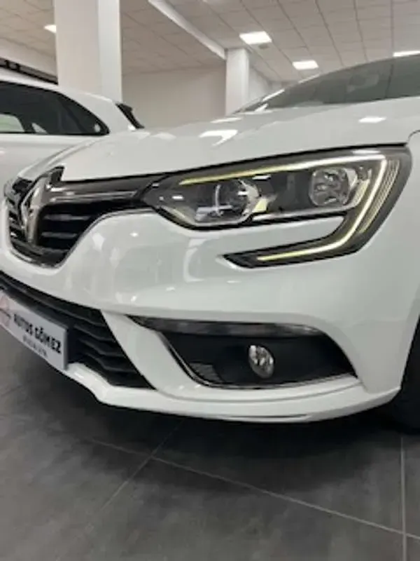 Usado Renault Mégane IV Business 116 CV (85 kW) 2020 Blanco Utilitario