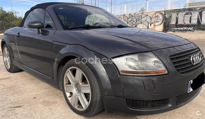 Gris / plata Usado 2004 Audi TT Roadster Descapotable | 8500 € (Precio justo) - Imagen 1/4