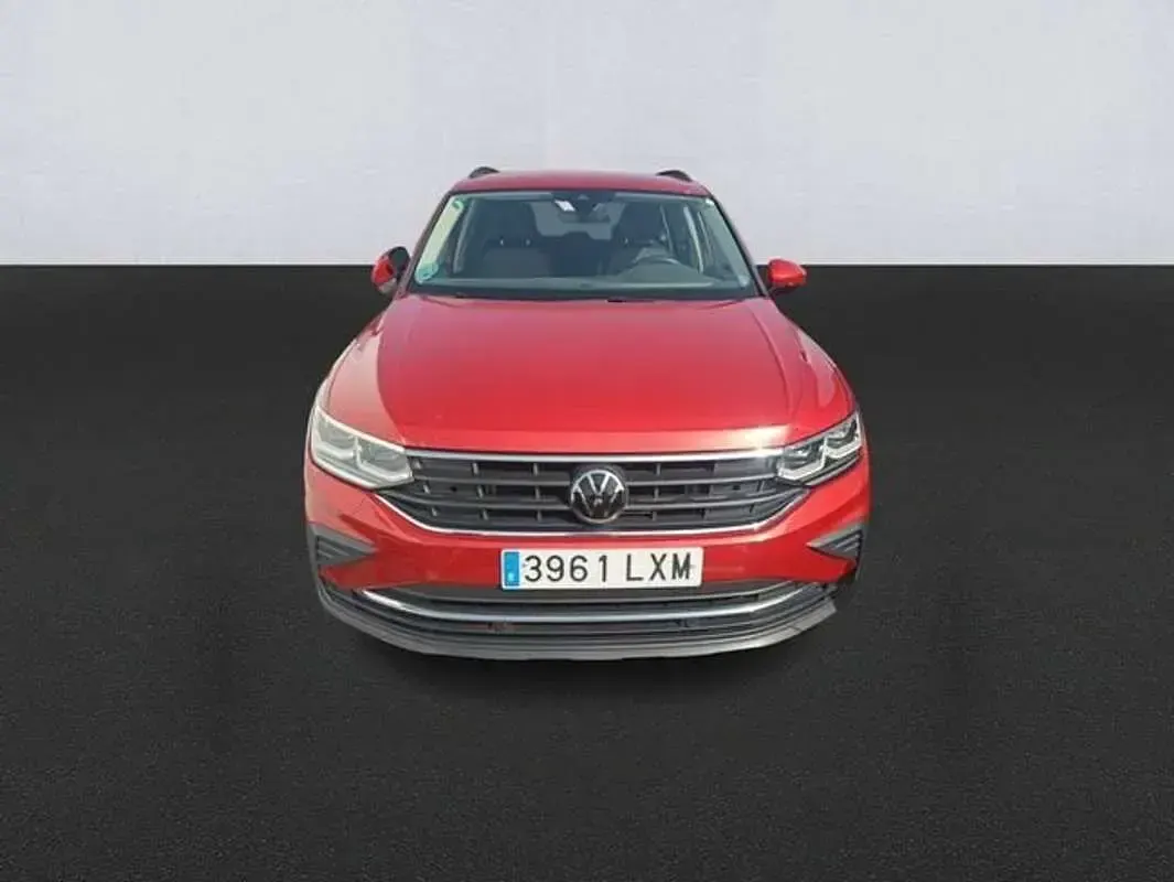 Usado VW Tiguan Life 150 CV (110 kW) 2022 Amarillo SUV