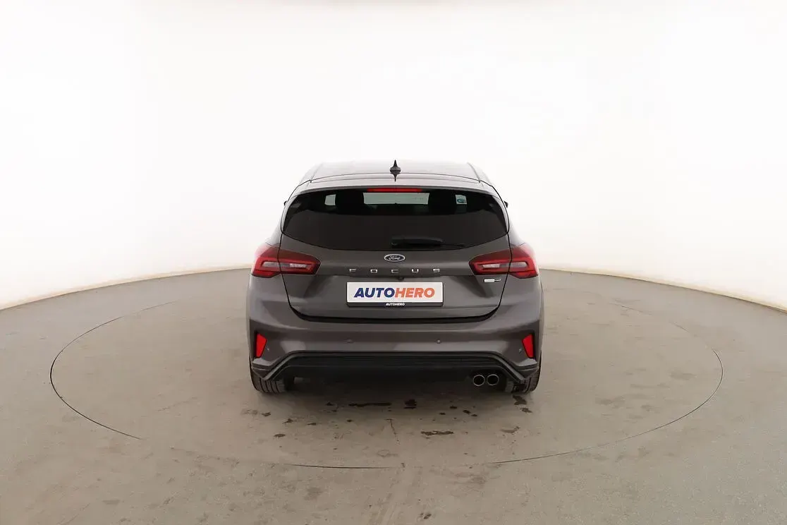 Usado Ford Focus ST-Line 155 CV (114 kW) 2023 Gris Berlina