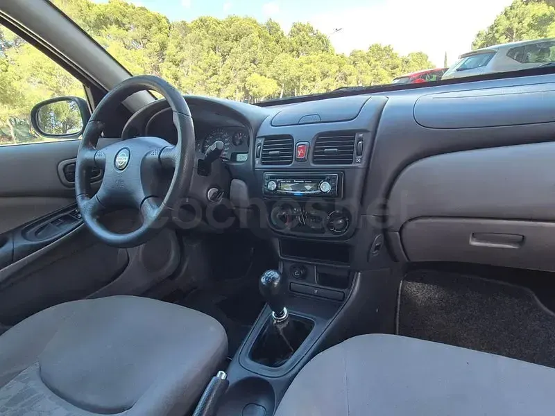 Usado Nissan Almera Comfort 90 CV (66 kW) 2001 Negro Berlina