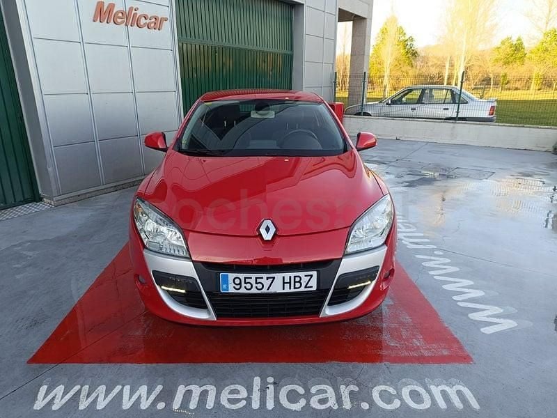 Usado Renault Mégane 110 CV (80 kW) 2011 Rojo Berlina