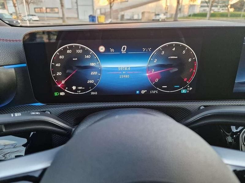 Usado Mercedes CLA200 163 CV (119 kW) 2025 Plateado Coupe