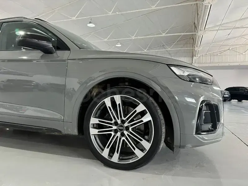 Usado Audi Q5 Sportback Advanced 341 CV (250 kW) 2021 Gris / plata SUV