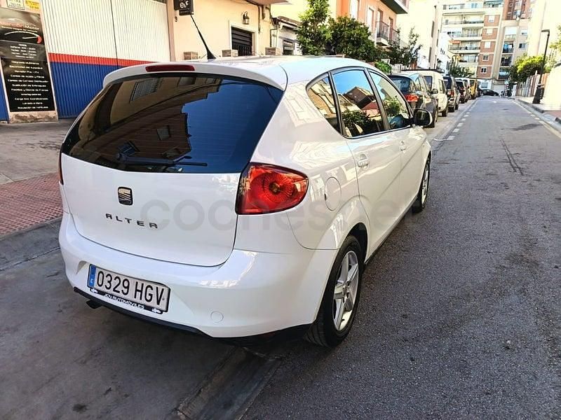 Usado Seat Altea Style 105 CV (77 kW) 2011 Blanco Monovolumen