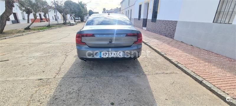 Usado Volvo S90 Momentum 190 CV (139 kW) 2018 Gris / plata Berlina