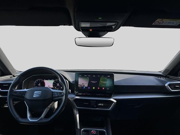 Usado Seat Leon FR 110 CV (80 kW) 2022 Negro