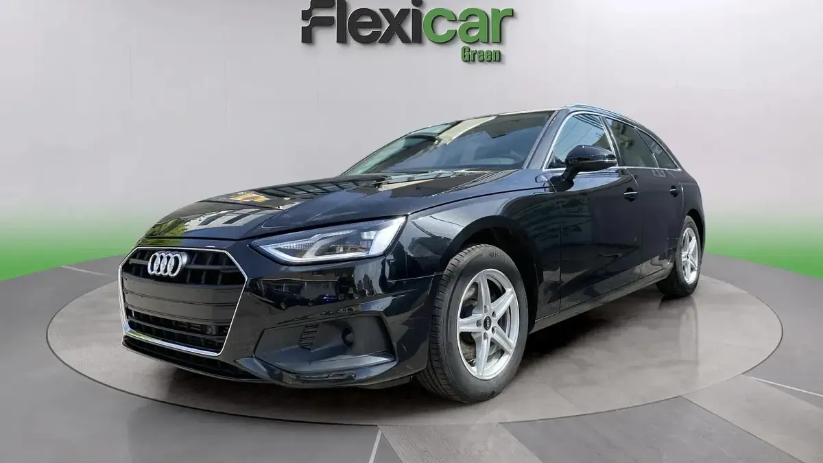 Begagnad Audi A4 Advanced Plus 163 HK (119 kW) 2023 Svart Kombi