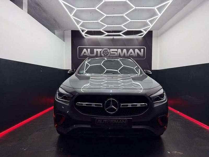 Usado Mercedes GLA200 150 HP (110 kW) 2020 Cinzento SUV