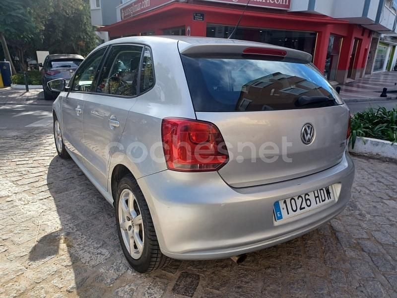 Usado VW Polo Advance 90 CV (66 kW) 2011 Gris / plata Berlina