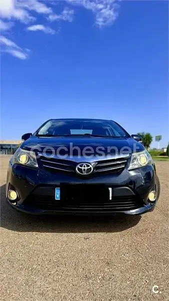 Usado Toyota Avensis Comfort 124 CV (91 kW) 2012 Negro Berlina