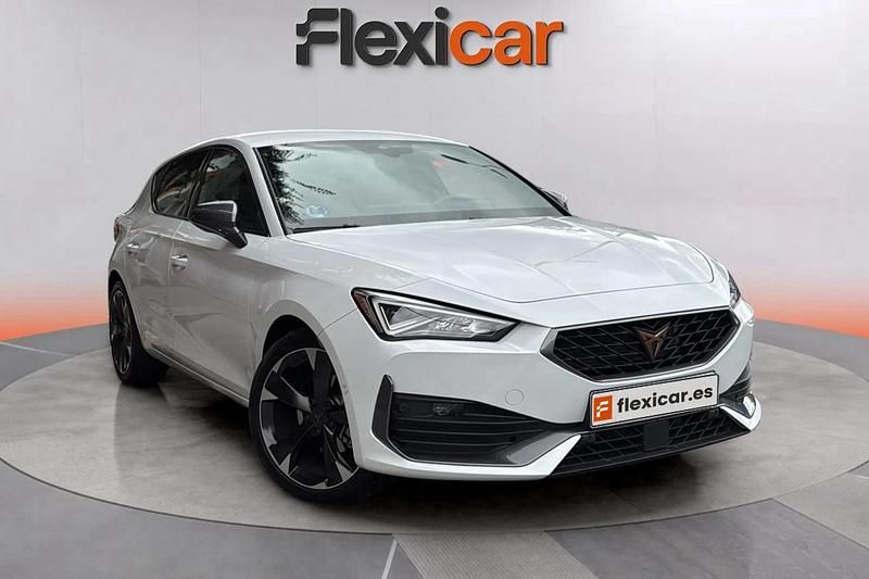 Blanco Usado 2024 Cupra Leon Berlina | 25.690 € (Precio justo) - Imagen 1/4