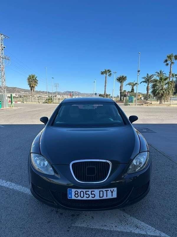 Usado Seat Leon Reference 105 CV (77 kW) 2006 Negro Utilitario