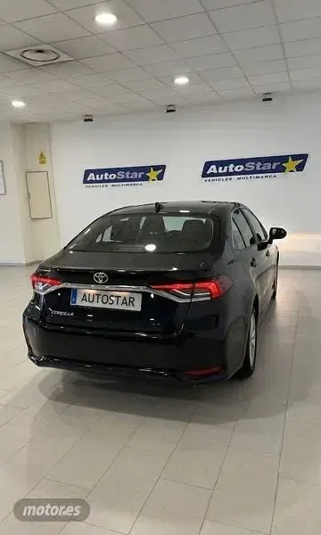 Usado Toyota Corolla Active 125 CV (91 kW) 2023 Negro Berlina