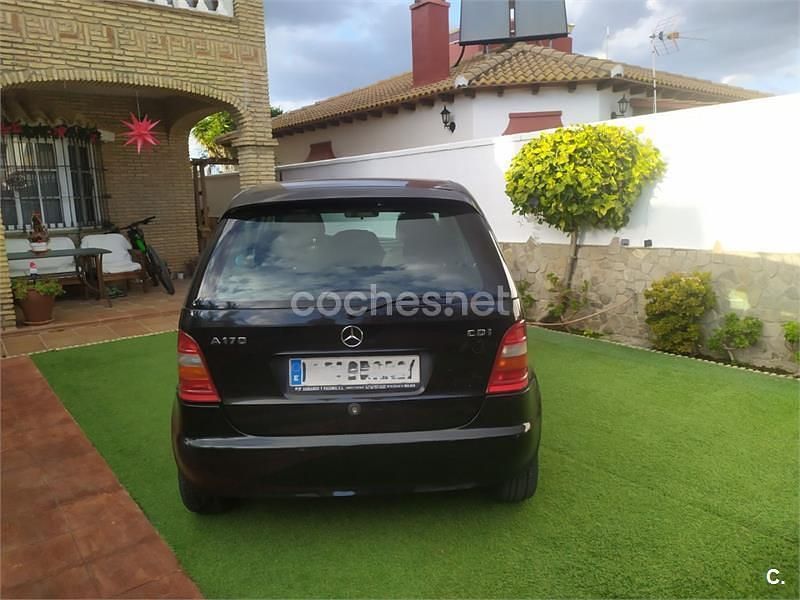 Usado Mercedes A170 Classic 90 CV (66 kW) 1999 Negro Monovolumen