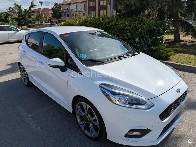Usado Ford Fiesta ST-Line 125 CV (91 kW) 2017 Blanco Utilitario