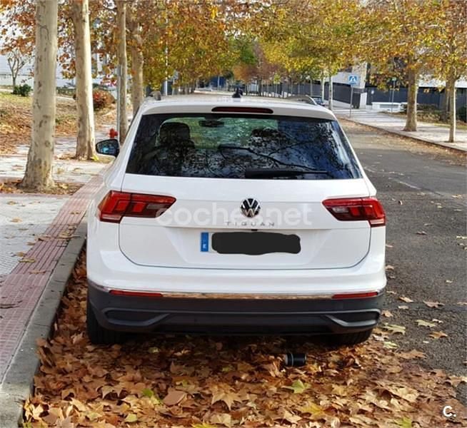 Usado VW Tiguan Life 150 CV (110 kW) 2021 Azul SUV