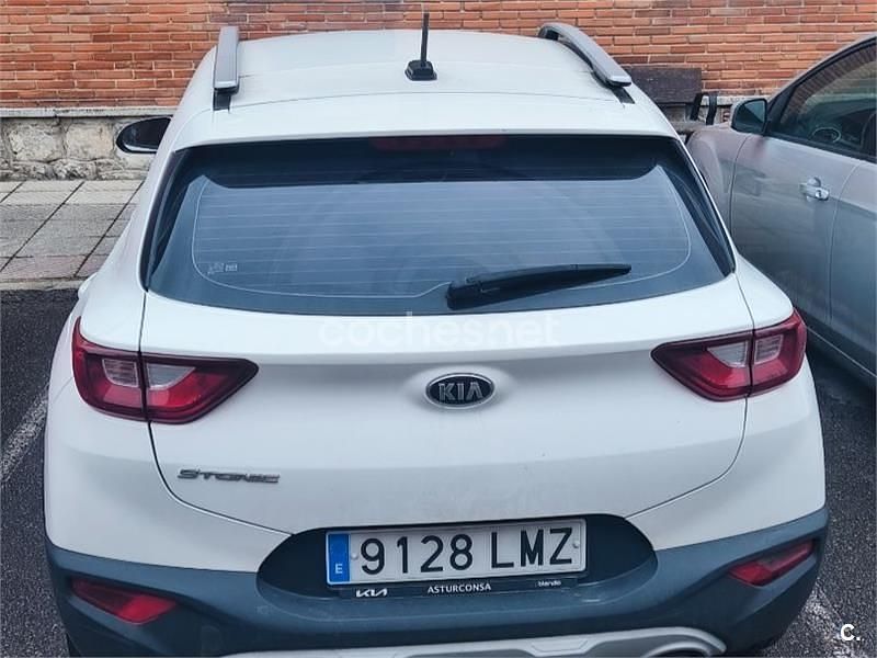 Usado Kia Stonic 84 CV (61 kW) 2021 Blanco SUV